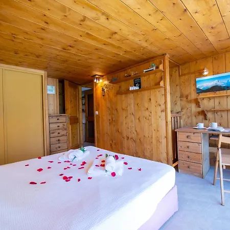 Sainte-foy-l'argentiere Sleeps 5 * Chamonix